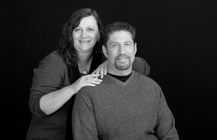 706041_498234543549865_7153